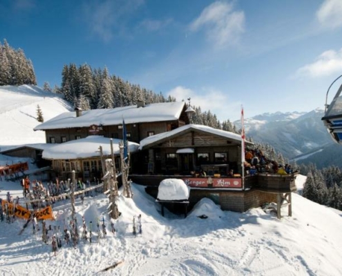 Aussicht auf Hütte Berger Alm mit SCR