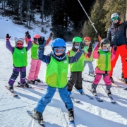 Spass beim Skitraining bei der Familienskifahrt ins Oberinntal 2026 des SCR