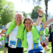 Glueckliche Rennläufer beim Challengelauf Fulda