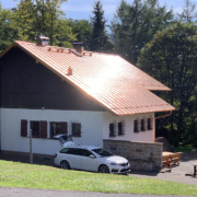 SCR Skihuette im Sonnenschein