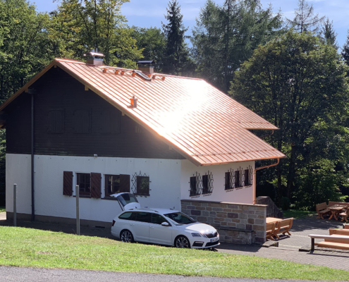 SCR Skihuette im Sonnenschein