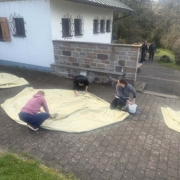 Gemeinsame Reinigungsarbeiten beim Arbeitseinsatz der Skihuette 2026 des SCR Fulda