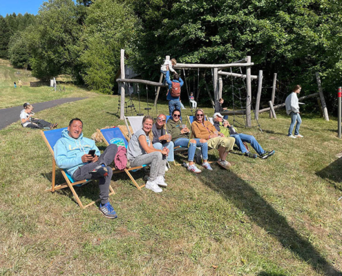 Gemeinsames Zusammensitzen beim SCR Sommerfest 2026